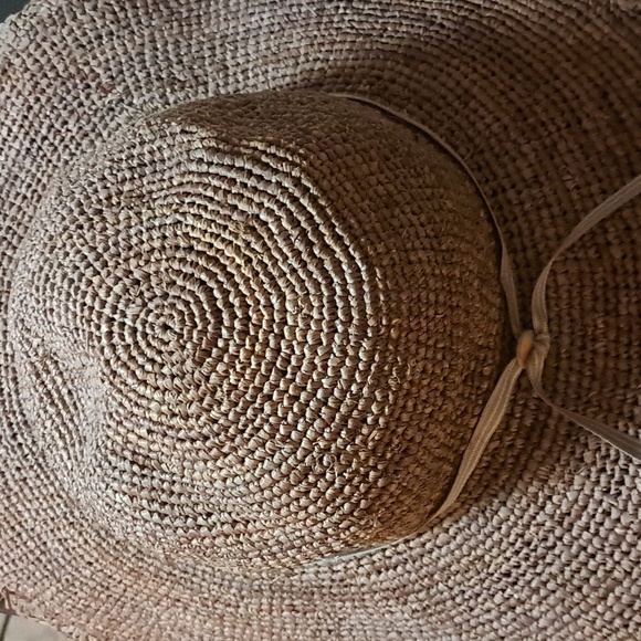 Liz Claiborne Floppy Sun Hat with Ribbon and Wooden Bead Raffia Crochet Straw - Picture 7 of 8